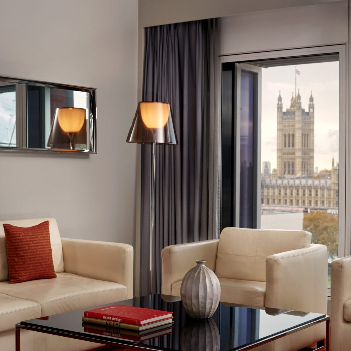 One Bedroom Suite Premium View - Living Space