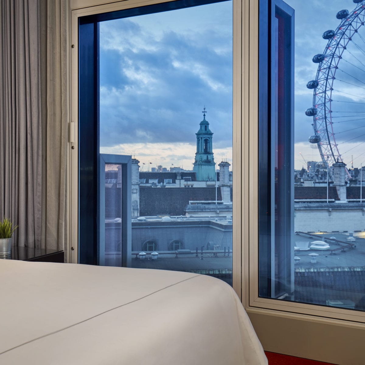 One Bedroom Suite - London Eye View